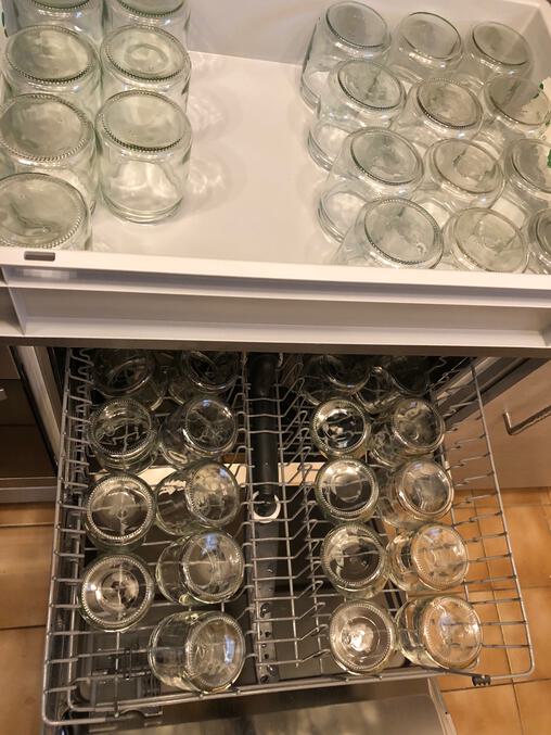 Spülmaschine mit Lager-Box